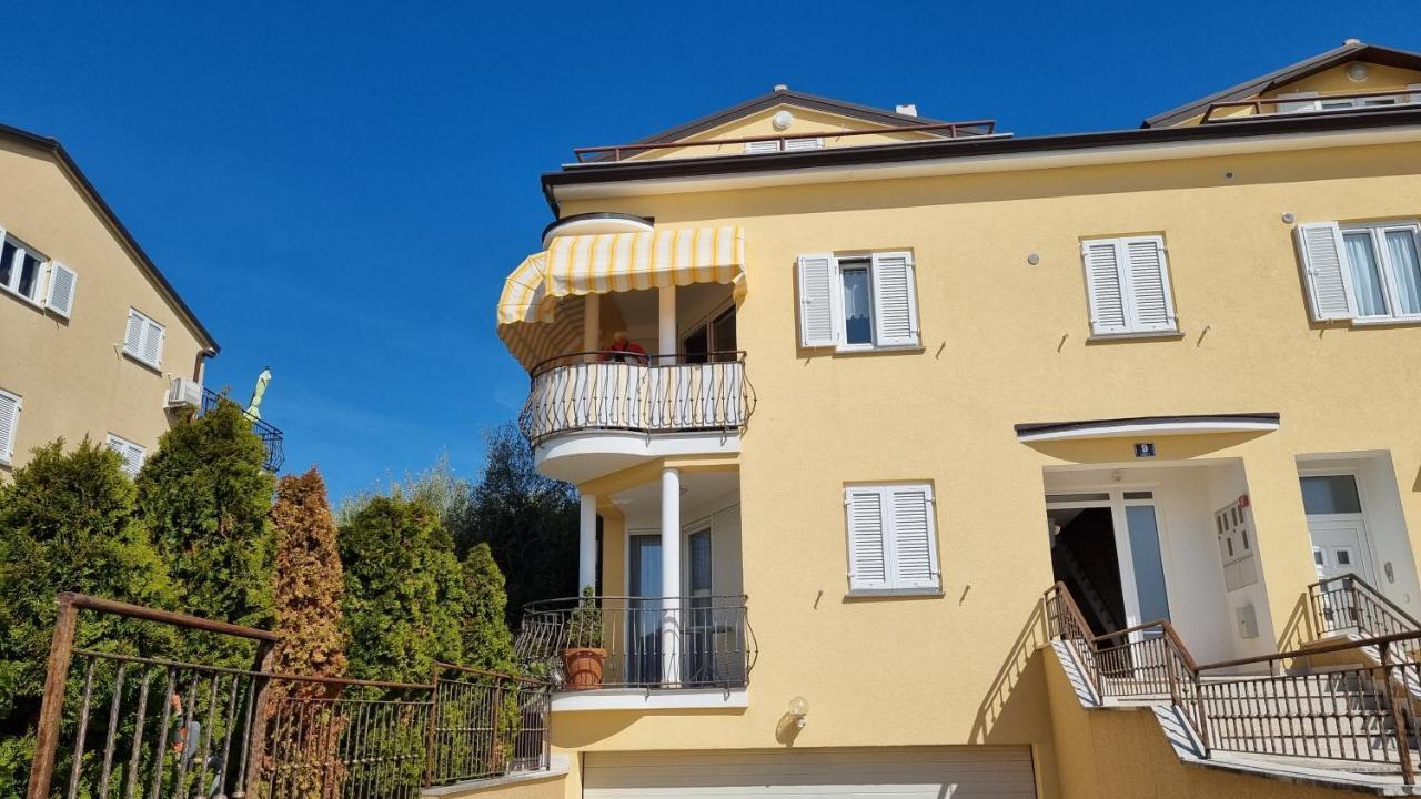 Sunny Maj Apartment *
